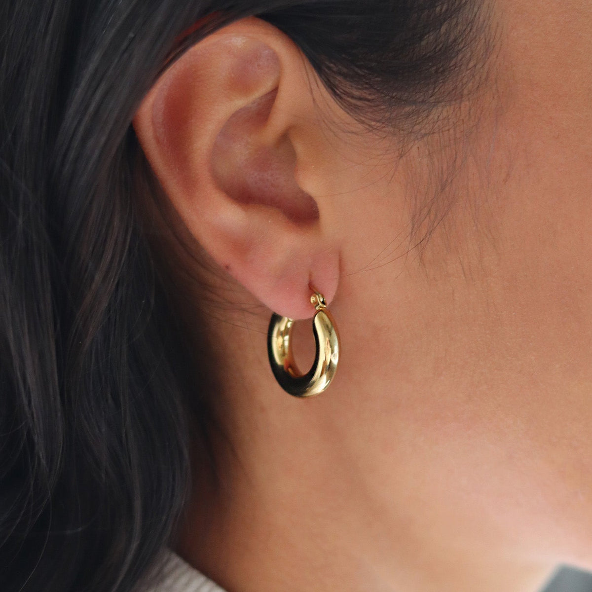 Plain Hoops Earrings - Nora & Grace Boutique