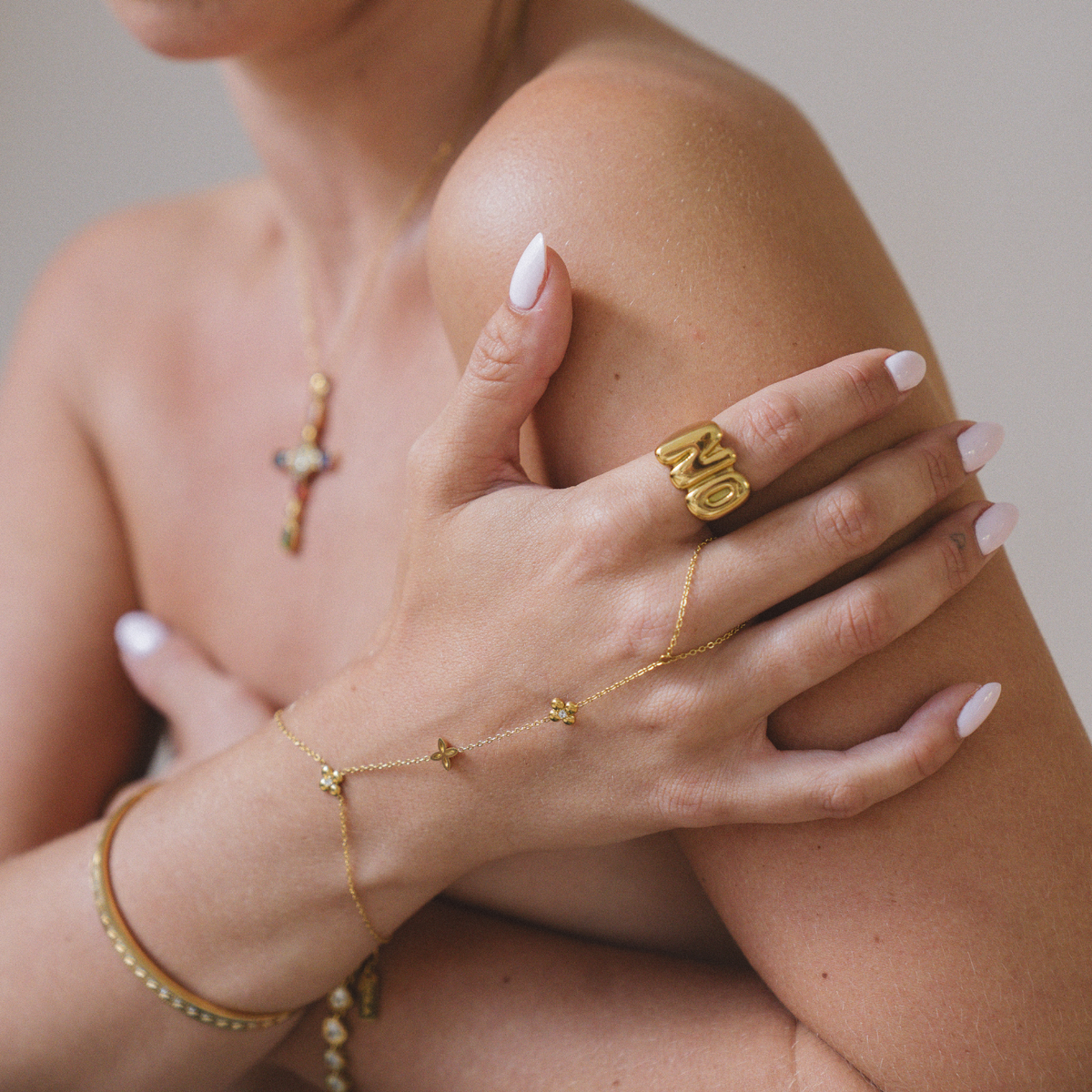Fleur Hand Chain - Nora & Grace Boutique