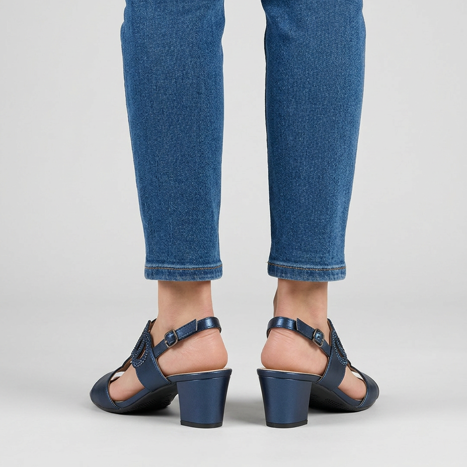 Comfortable Tacón sandals