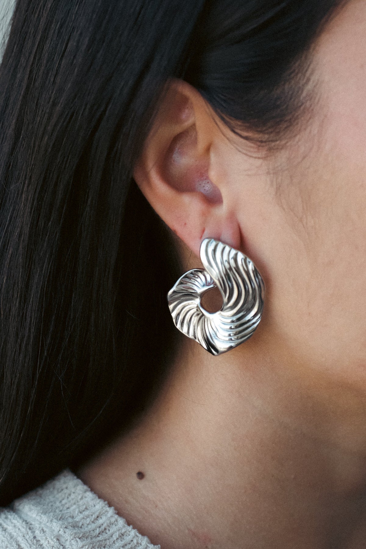 Flowing Swirl Hoops Earrings - Nora & Grace Boutique