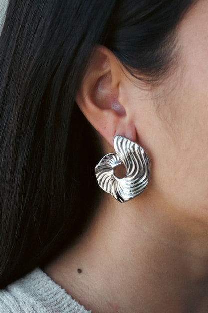 Flowing Swirl Hoops Earrings - Nora & Grace Boutique