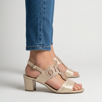 Comfortable Tacón sandals