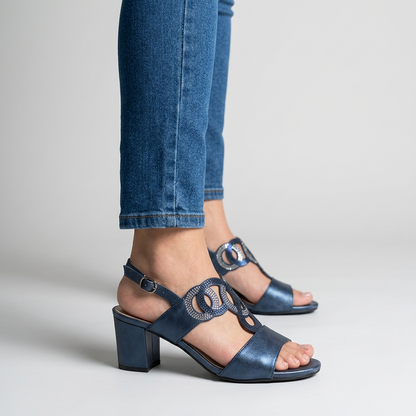 Comfortable Tacón sandals