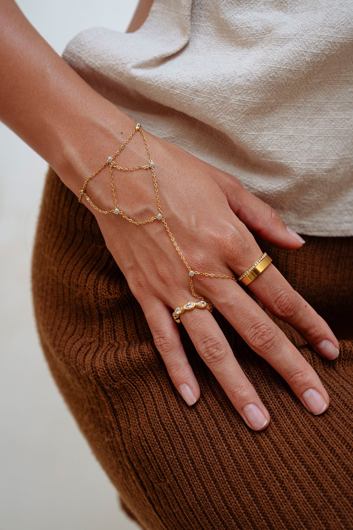 Triangle Hand Chain - Nora & Grace Boutique